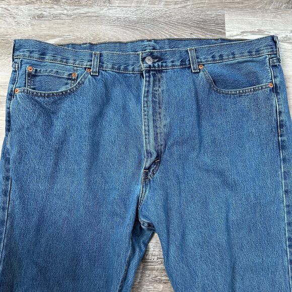 Levi’s 505 Regular Fit Jeans W42 L32 Zip Fly Straight Leg Medium Wash - Picture 2 of 7